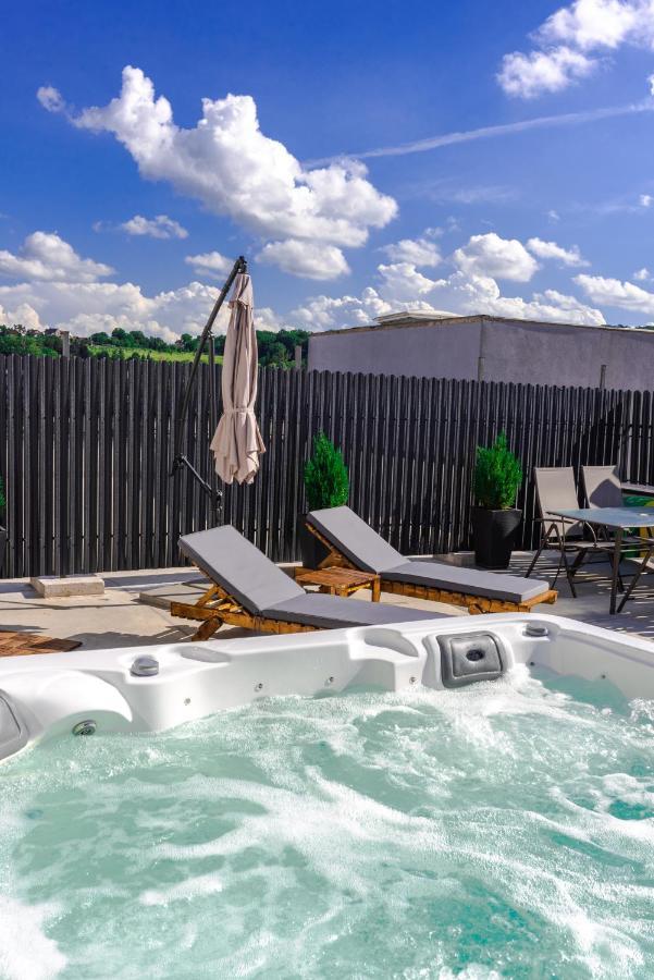 Thome Hoia Jacuzzi คลูจ-นาโปกา ภายนอก รูปภาพ