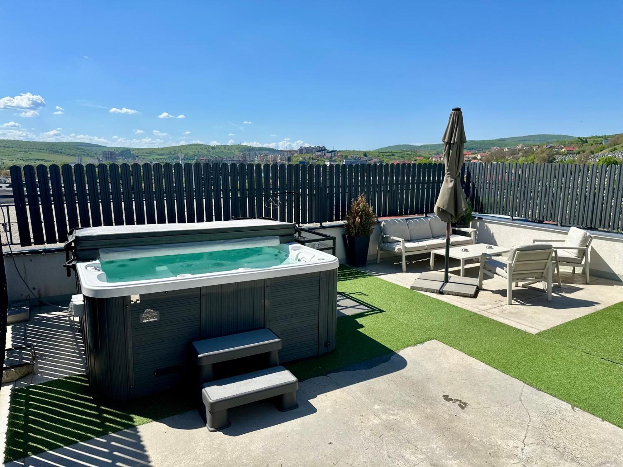 Thome Hoia Jacuzzi คลูจ-นาโปกา ภายนอก รูปภาพ